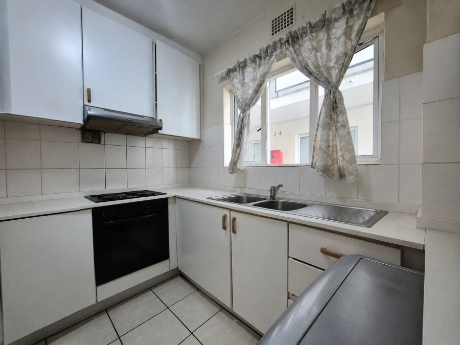 2 Bedroom Property for Sale in Wynberg Upper Western Cape